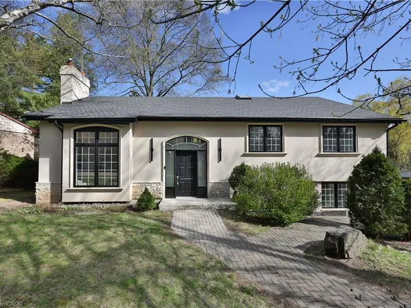 1340 Contour Dr, Mississauga, ON L5H 1B2