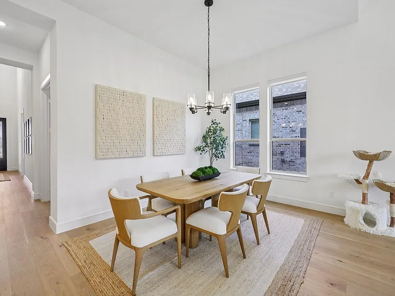 3870 Verona St — Photo 10