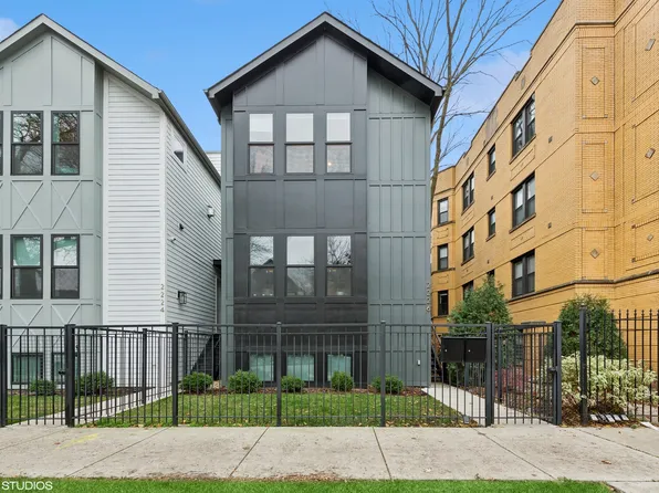 2226 N Sawyer Ave #2, Chicago, IL 60647