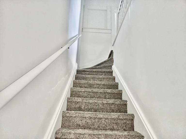 621 N Carver St — Photo 25