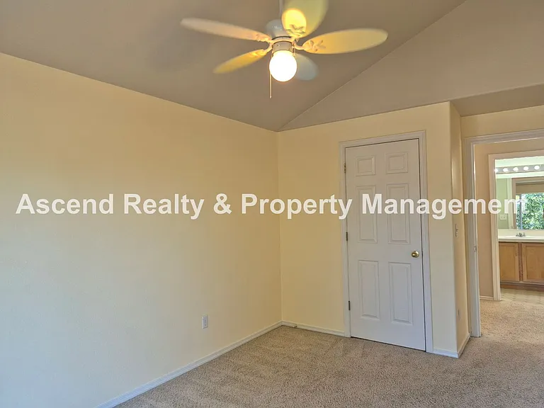 17634 SW September Ln — Photo 11