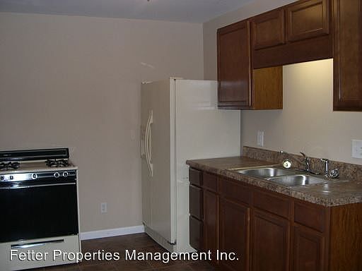 2nd image of 2212 W Illinois St