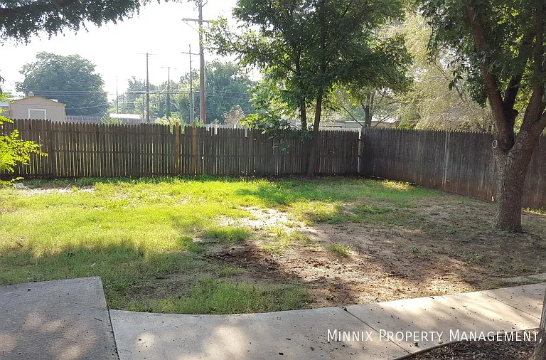 4403 59th St — Photo 31