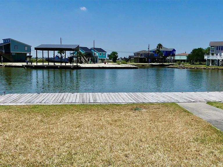 58 Lakeside Dr — Photo 4
