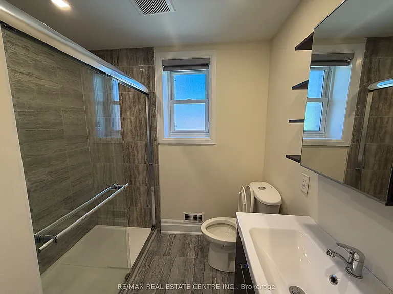 8 Brock St — Photo 10