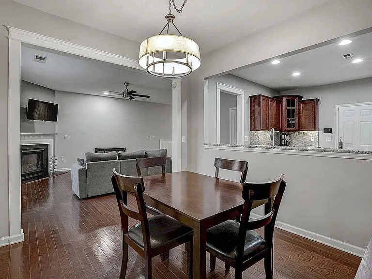 239 Lynchwick Ln — Photo 8