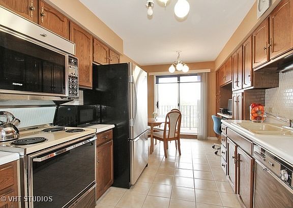 4th image of 5935 Lincoln Ave Unit 501