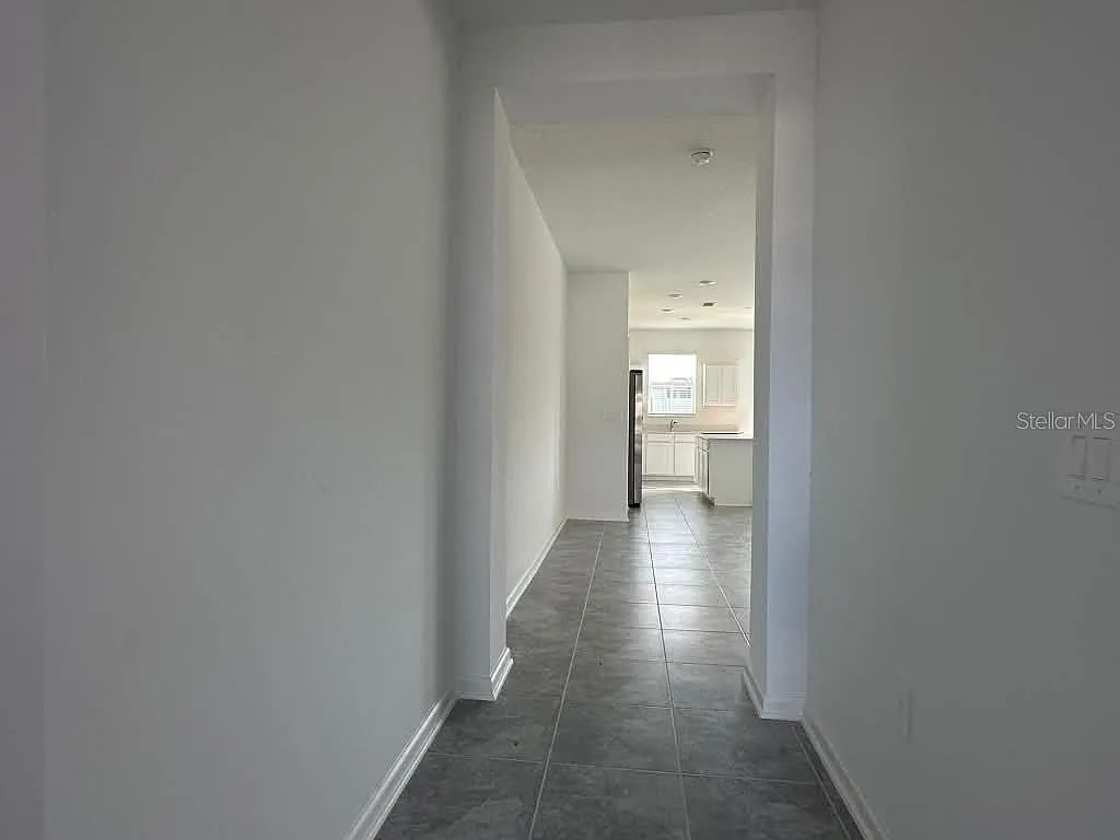 3 bed, 2.5 bath, 1864 sqft, $2,500 — Photo 3