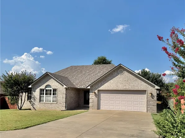 173 Hawthorne Ln, Russellville, AR 72802