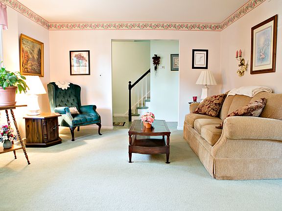 5th image of 14 Overbrook Dr