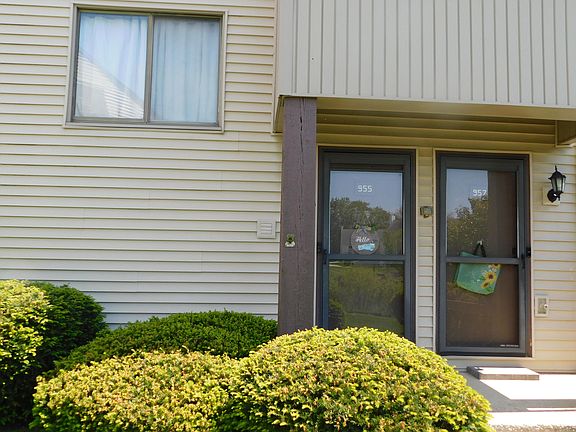 3rd image of 955 Millpond Rd