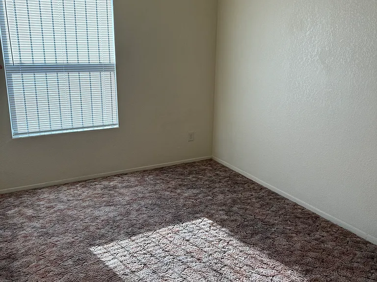 2210 Bex St — Photo 8