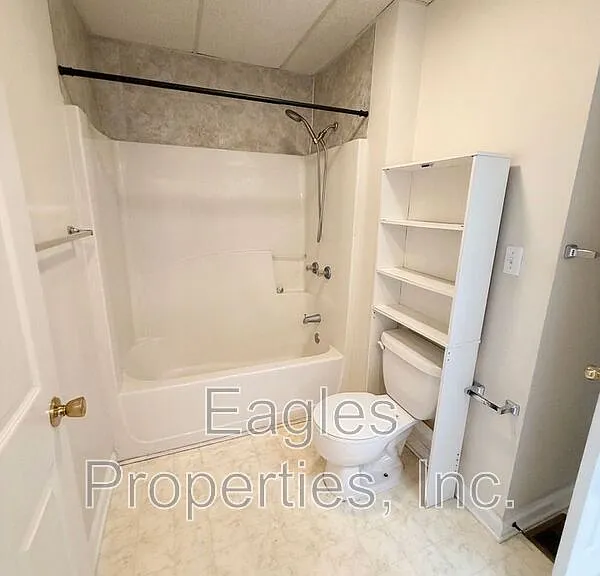 103 N Center St — Photo 15