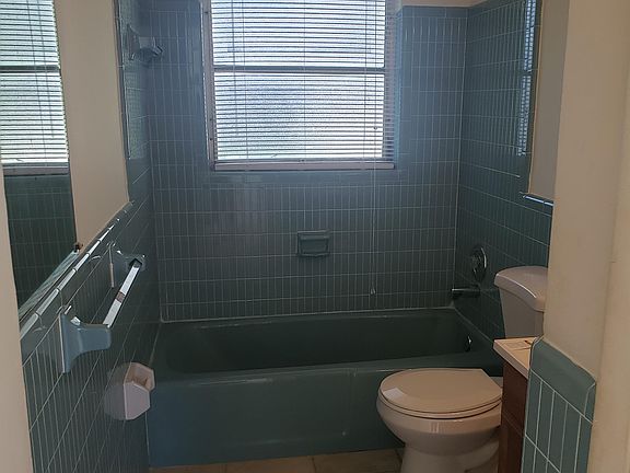 5th image of 4908 Viceroy Ct APT 4