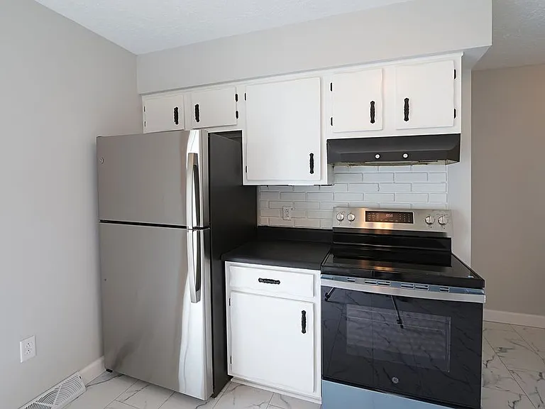 Parkview Dr — Photo 4