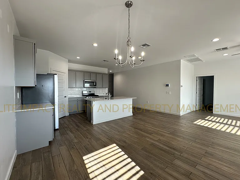 11112 S Weismann Dr — Photo 13