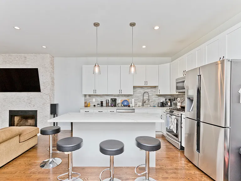 857 W Wrightwood Ave #1 — Photo 4