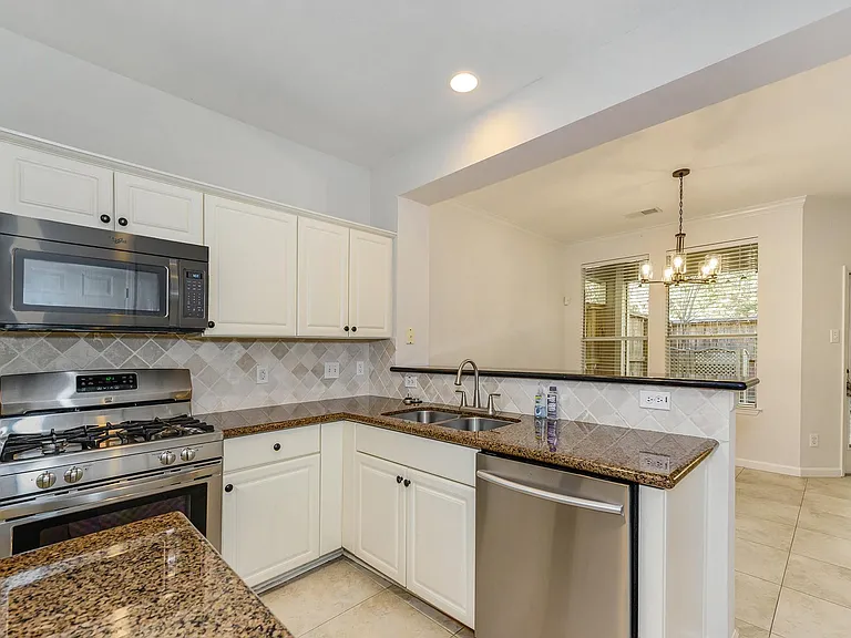 158 N Magnolia Pond Pl — Photo 10
