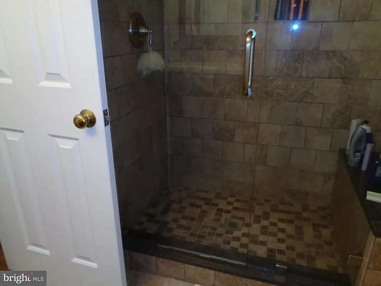 823 NW College Ave #G — Photo 7