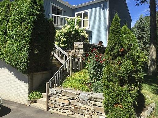 1st image of 11 Queensberry Dr