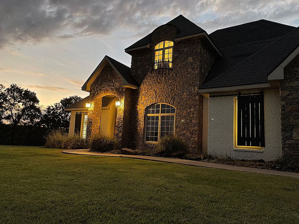 1st image of 137 Liberty Cir