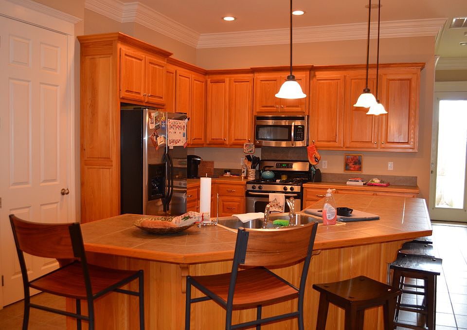 1st image of 202 W Brentwood Blvd Unit 2