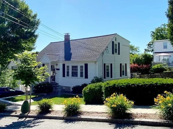 88 Menotomy Rd, Arlington, MA 02476