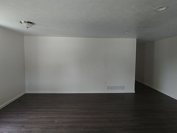 Living Room/Dining Space