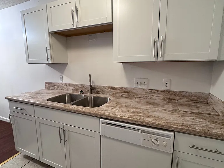 519 Mystic Dr #C — Photo 10