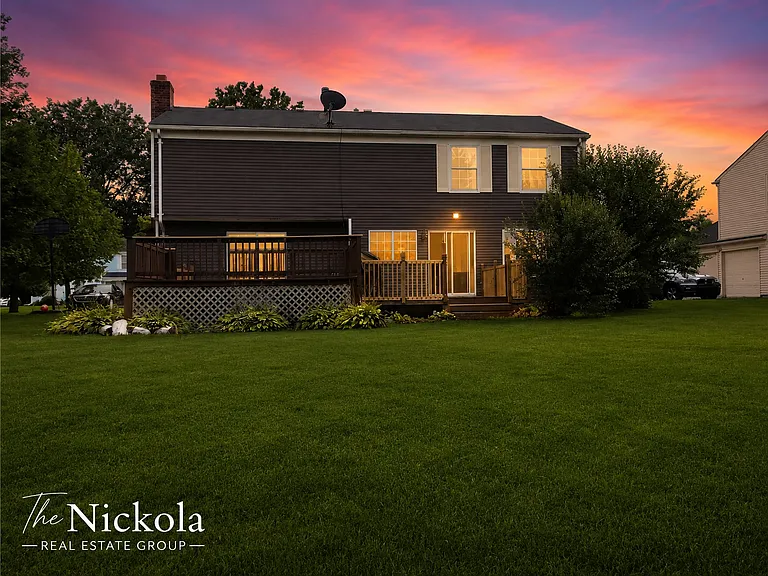 1855 Fleetwood Dr — Photo 2