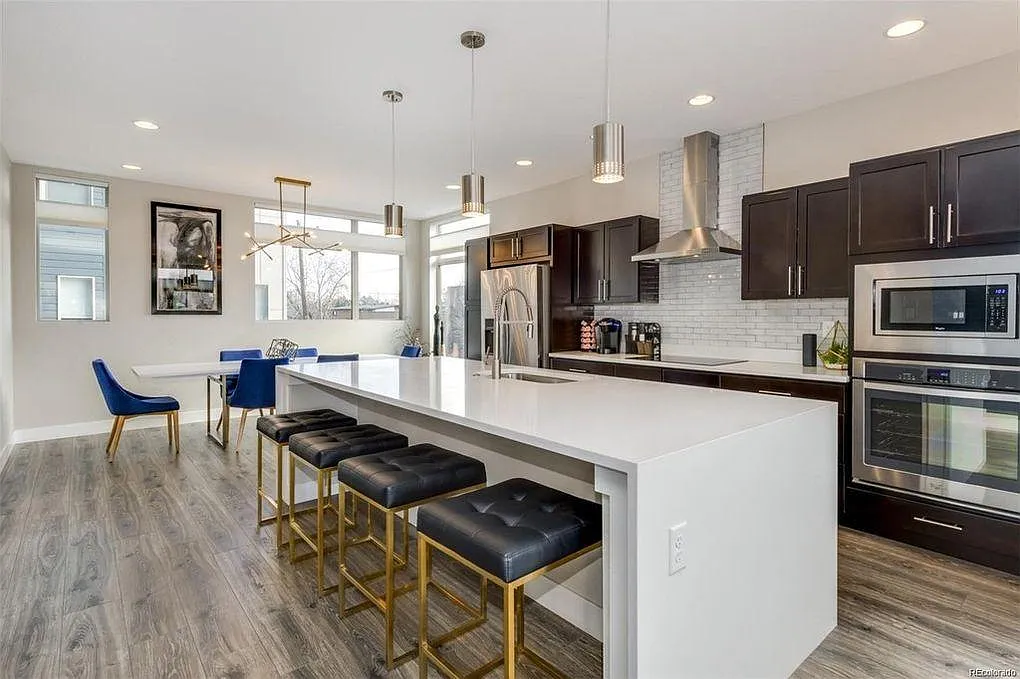 3 bed, 1849 sqft, $3,350 — Photo 3