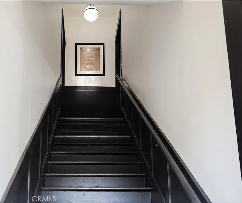 3 bed, 960 sqft, $4,095 — Photo 3
