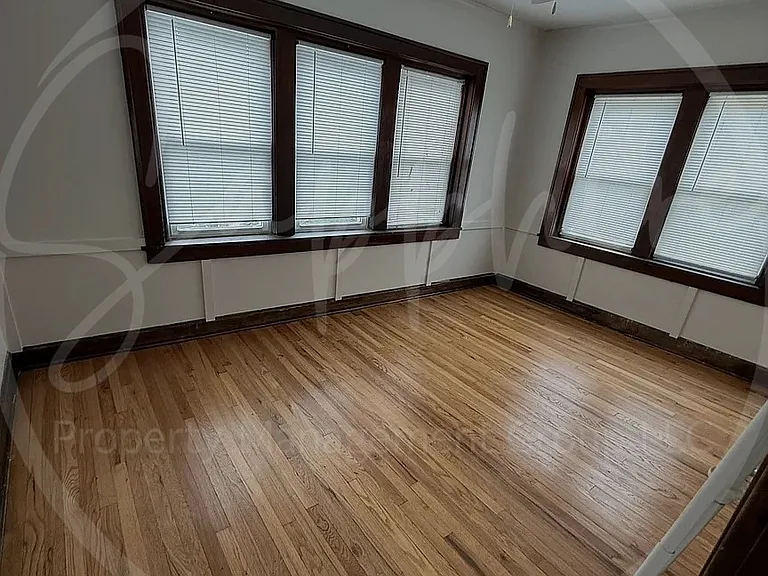 853 Barnett Ave — Photo 11