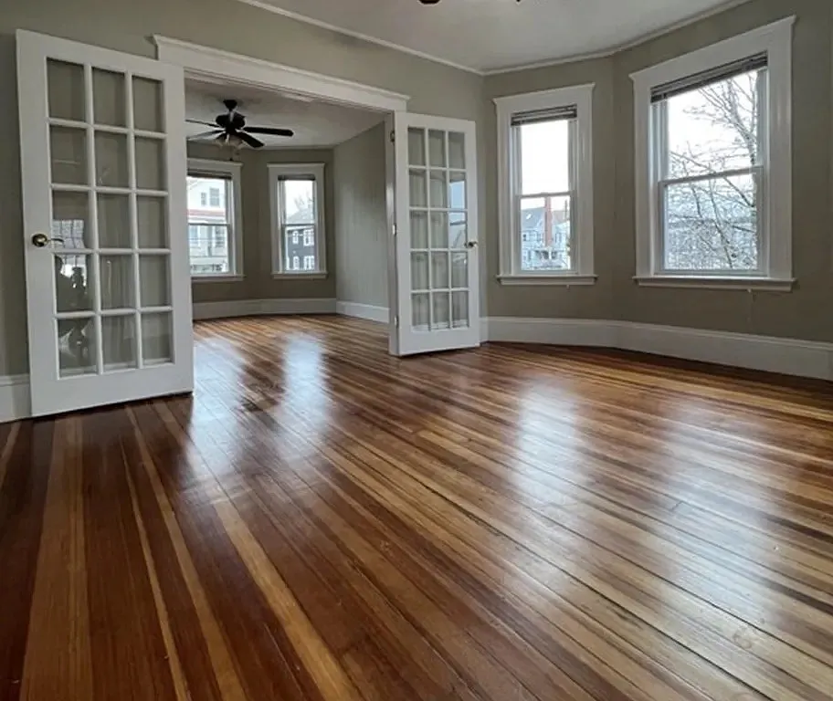 3 bed, 9999 sqft, $3,200 — Photo 3
