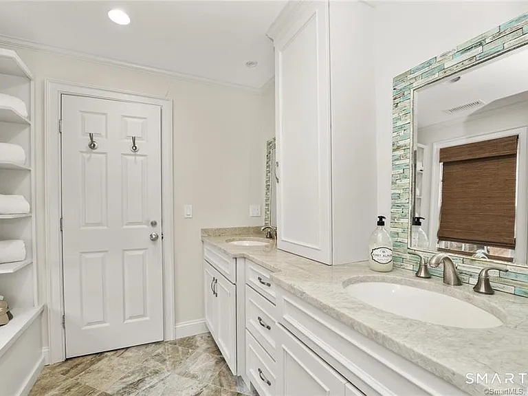 45 Sherman St #B — Photo 12