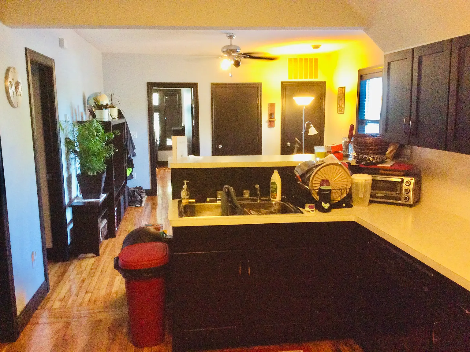 3 bed, 1200 sqft, $2,050 — Photo 2