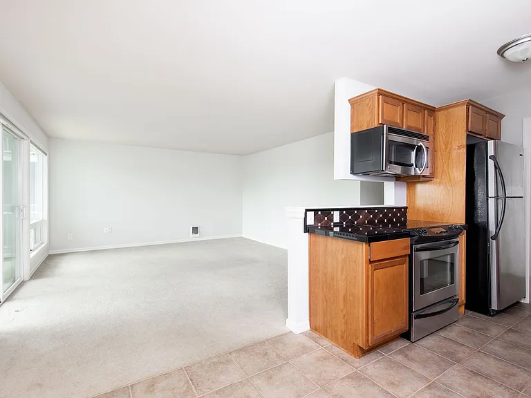 1113 Kirkland Ave #1B — Photo 4