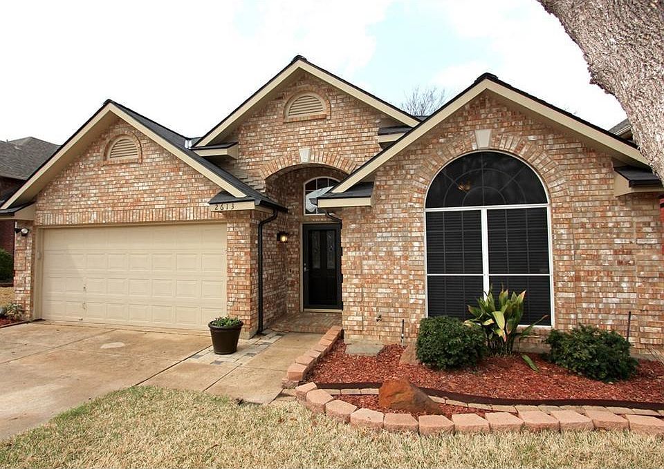 1st image of 2613 Chancellor Dr