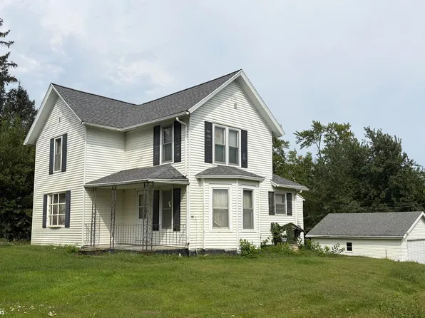 1962 Zeller Ave, Marshalltown, IA 50158