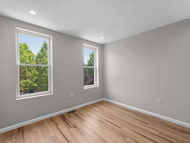 2106 Orleans St — Photo 5