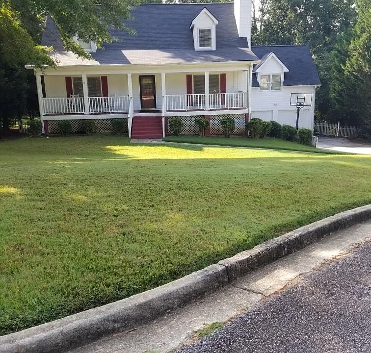 1st image of 421 Shadow Oak Dr SE
