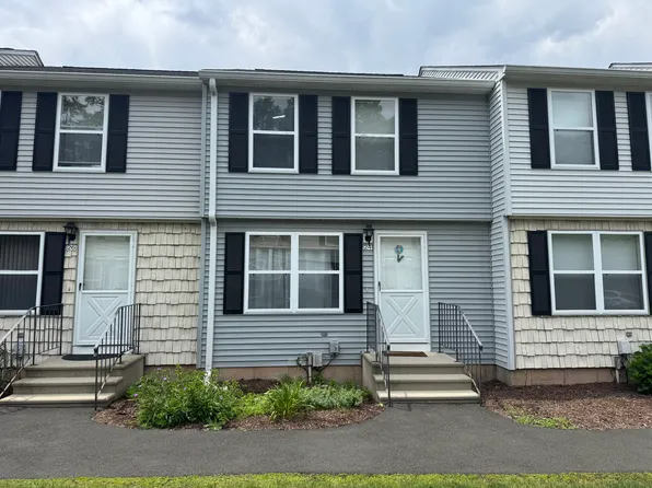 24 Meadowrue Dr #24, Glastonbury, CT 06033