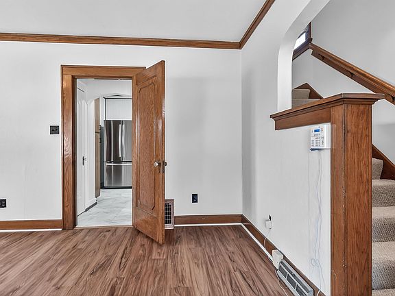 3rd image of 1905 Spring St