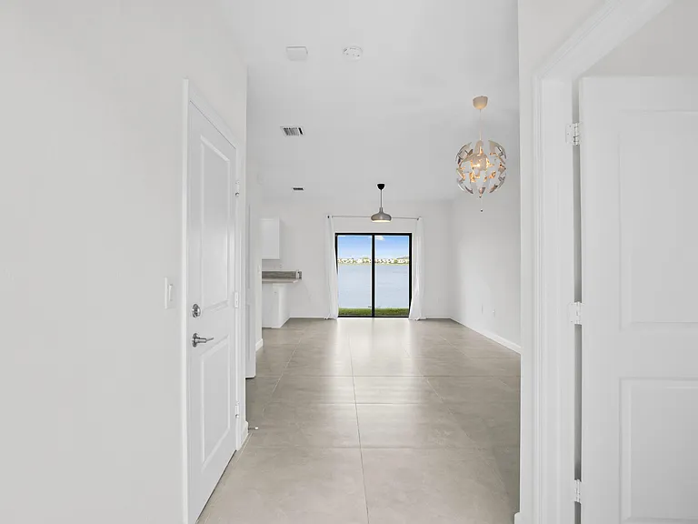 20610 NE 5th Pl — Photo 10