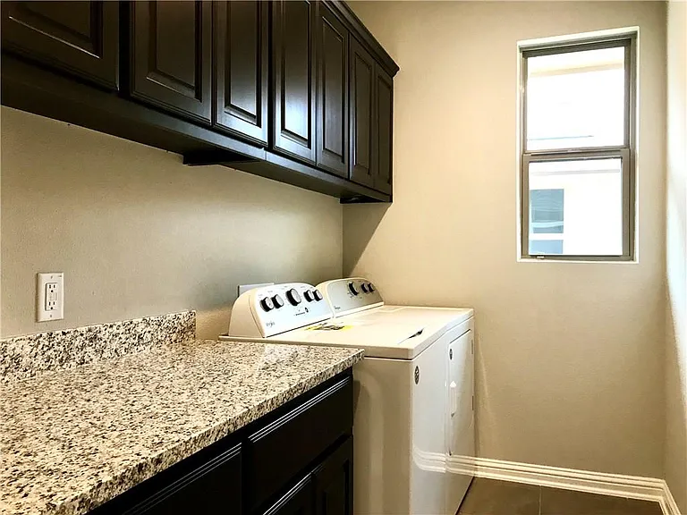 6814 E Riverside Dr #106 — Photo 27
