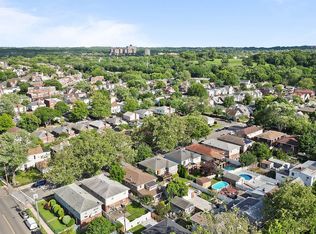 4712 167th St, Flushing, NY 11358