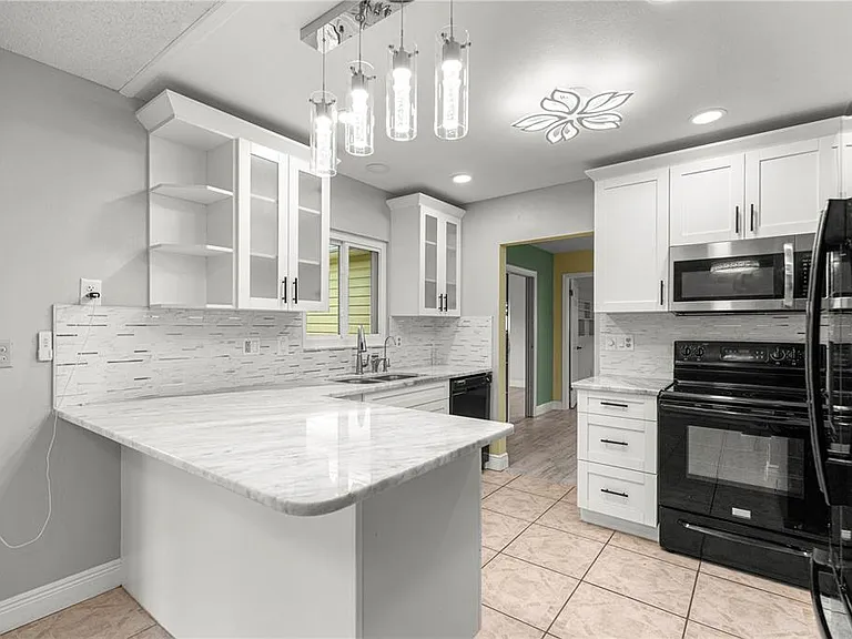 8470 SW 107th Pl — Photo 12