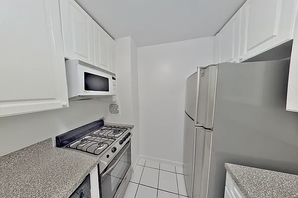 Rented by Stonehenge NYC LLC | media 3