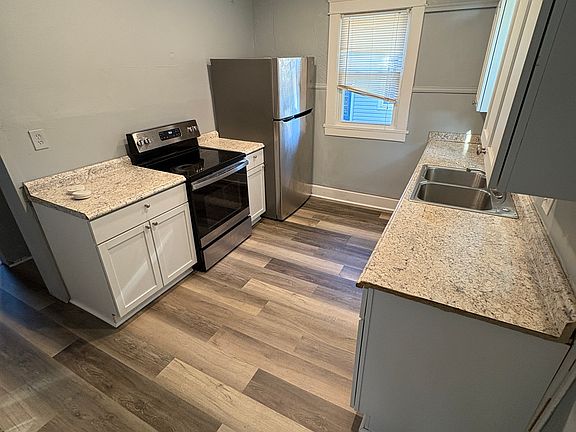 3rd image of 2823 Vera Pl NW