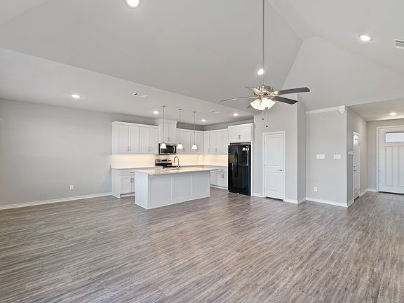 5th image of 347 Preston Rd